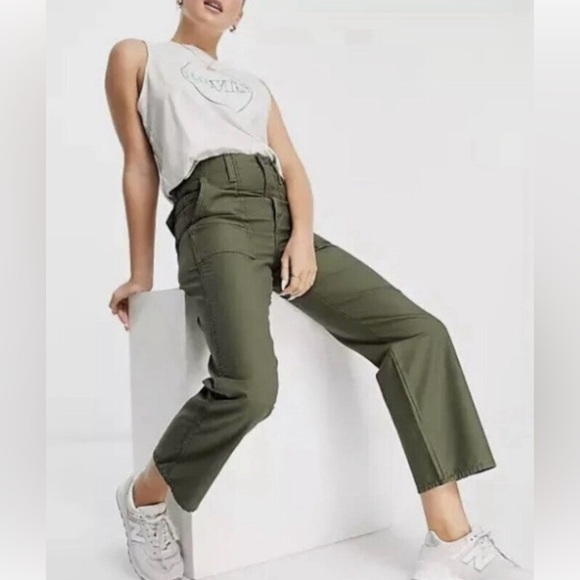 Free People Pants - Free People X Levi's straight ankle rib cage utility pants. NWT size 30